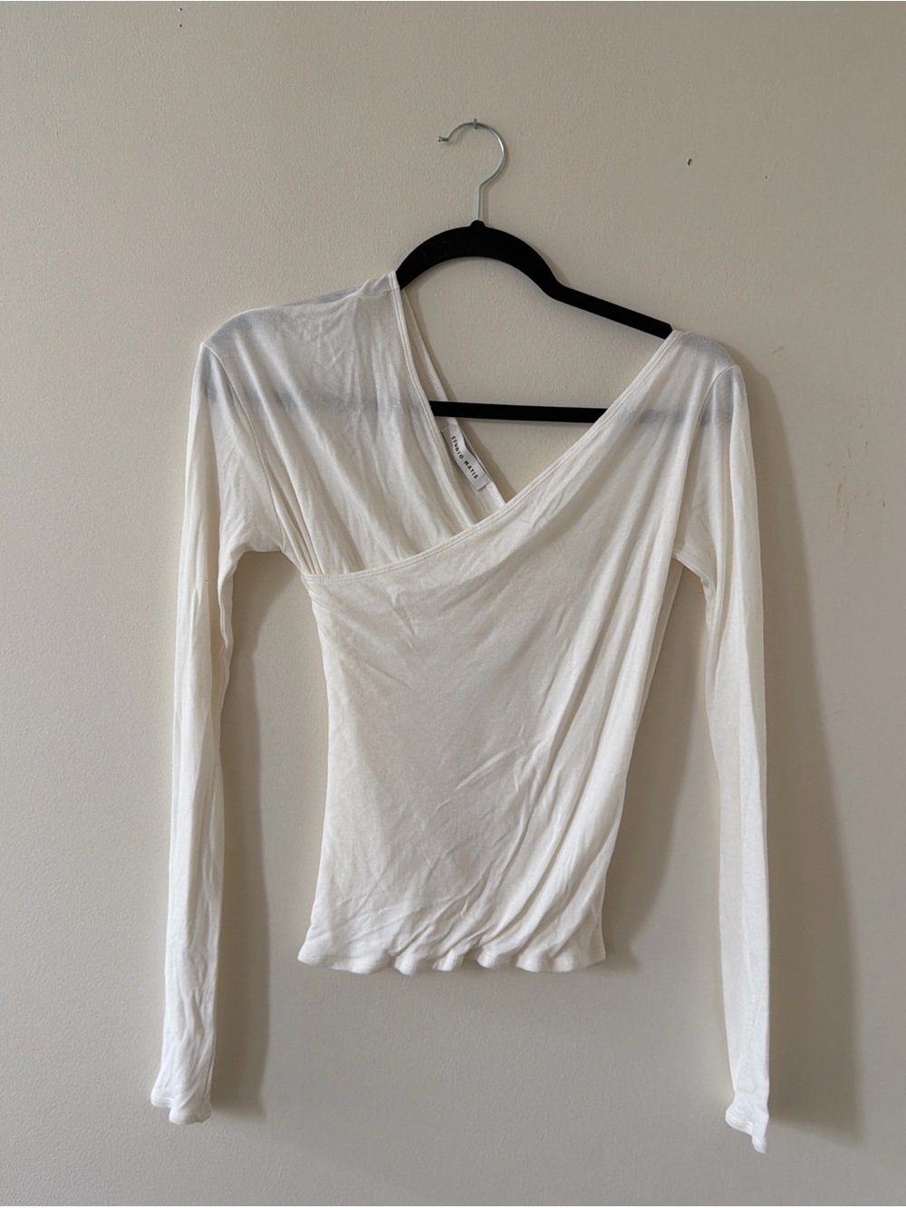 Studio Matis White Long Sleeve assymetri al -Style Top